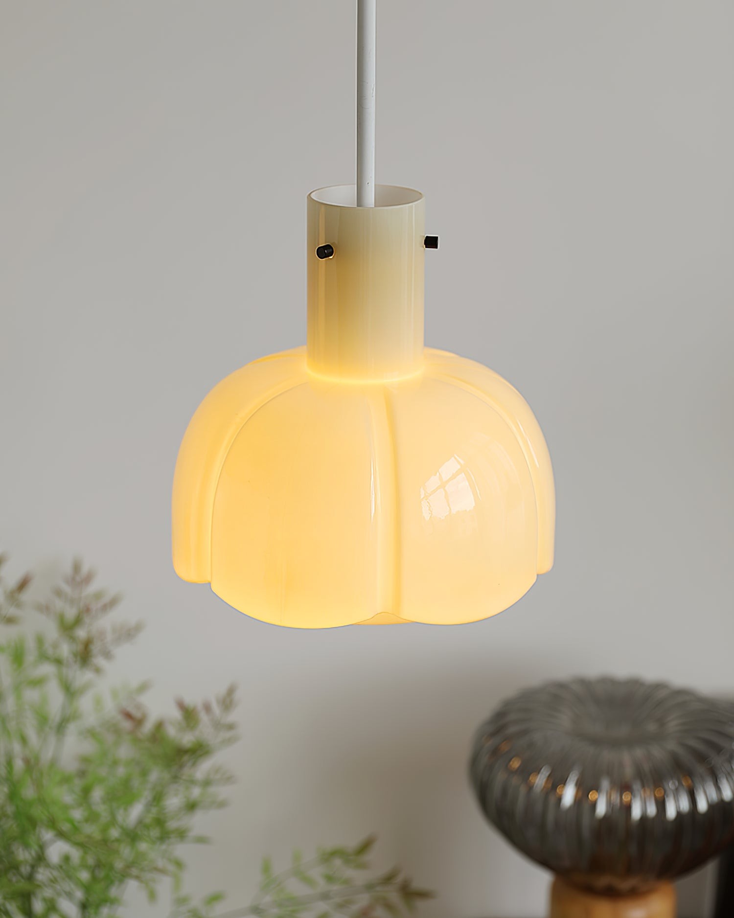 French Pastoral Style Petal Glass Pendant Light M23