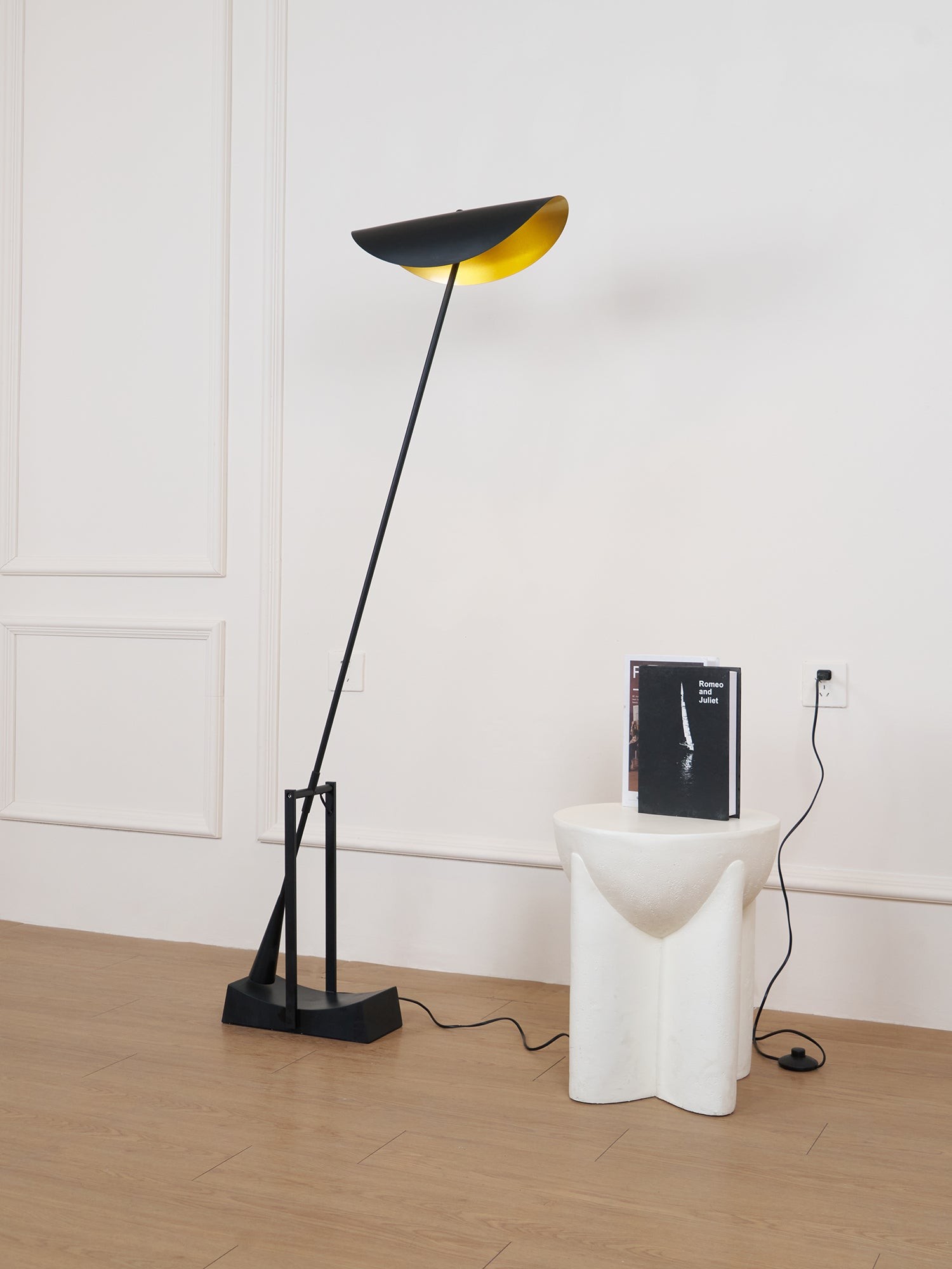 Nordic Creative Inclined Metal Floor Lamp M396