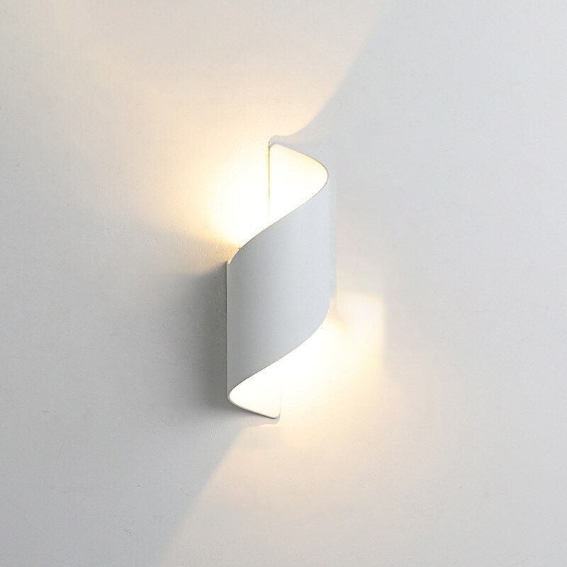 Modern Curl Twisted LED Wall Light M38