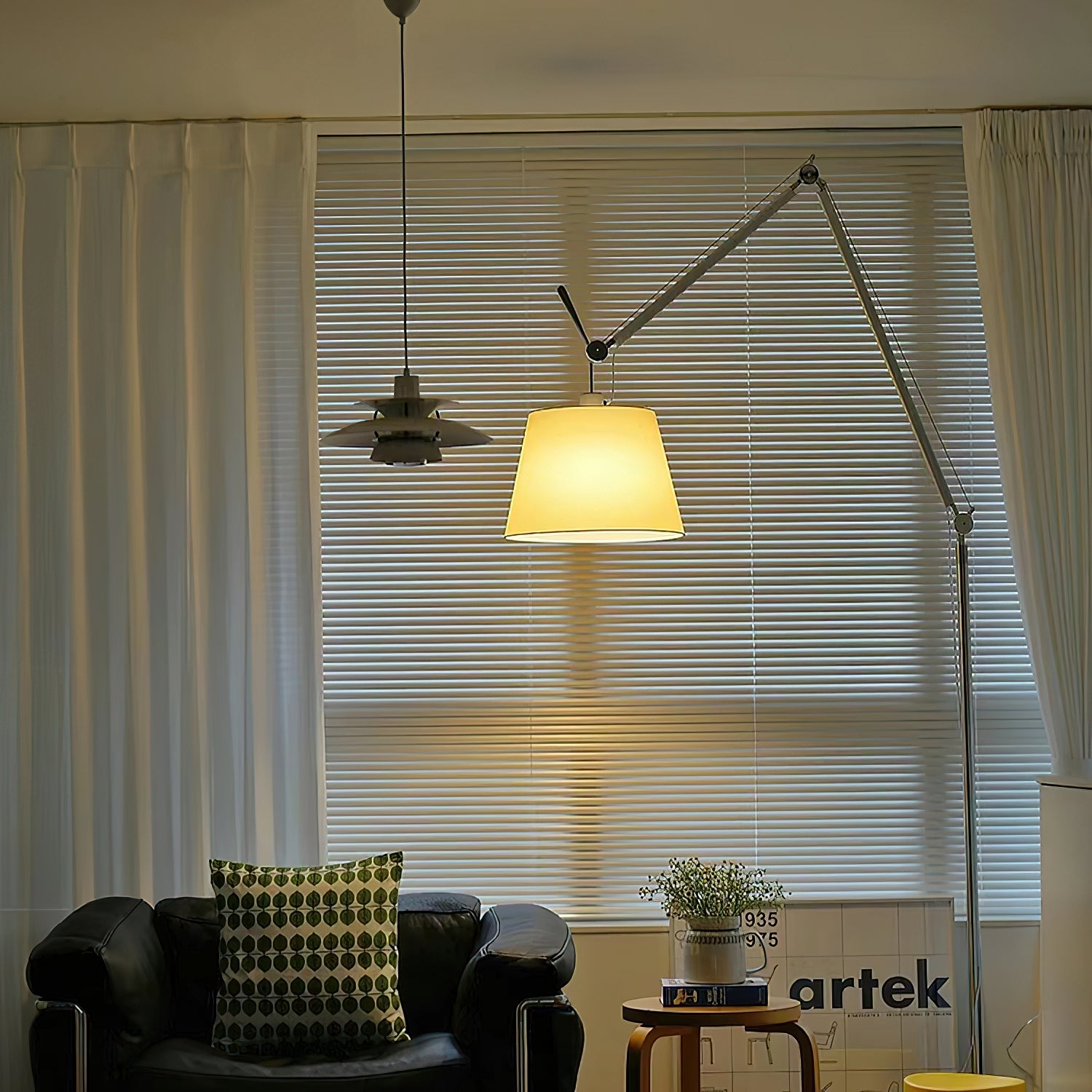 Velthea Floor Lamp T1937