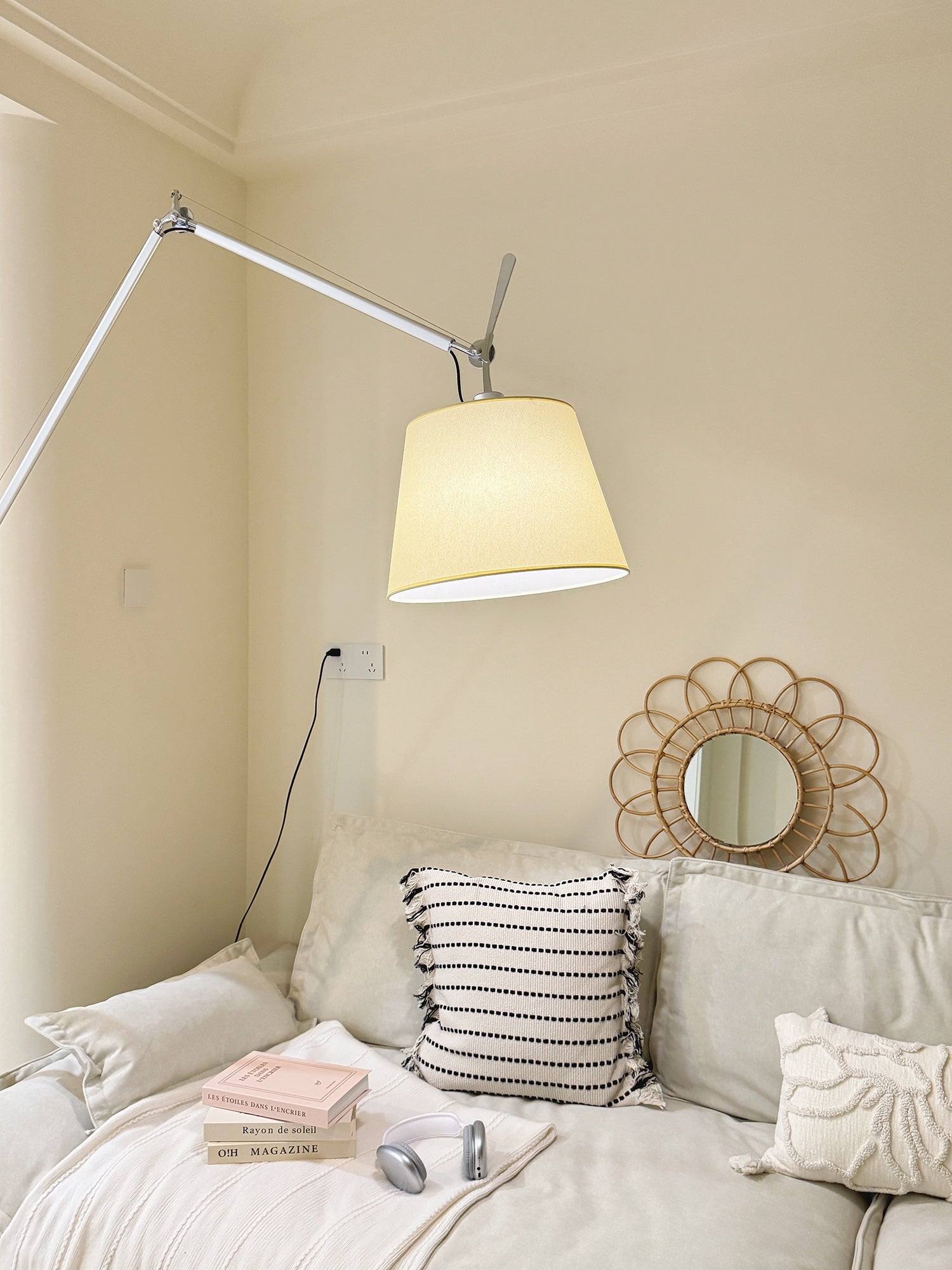 Velthea Floor Lamp T1937