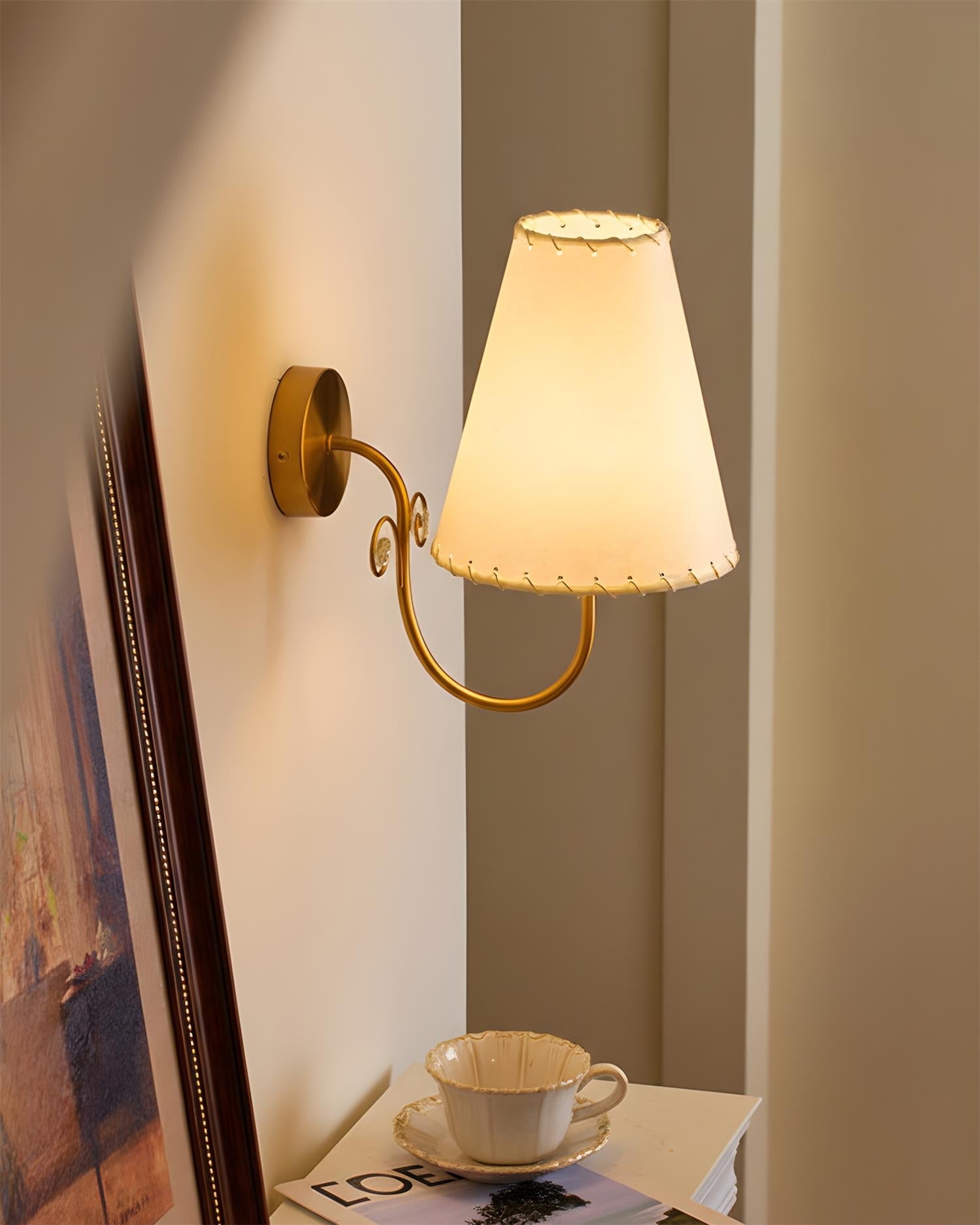 Gentle Bend Wall Lamp T1557