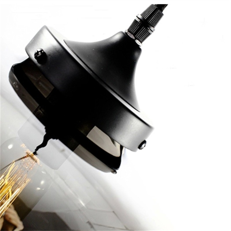 Niche Solitaire Pendant Light