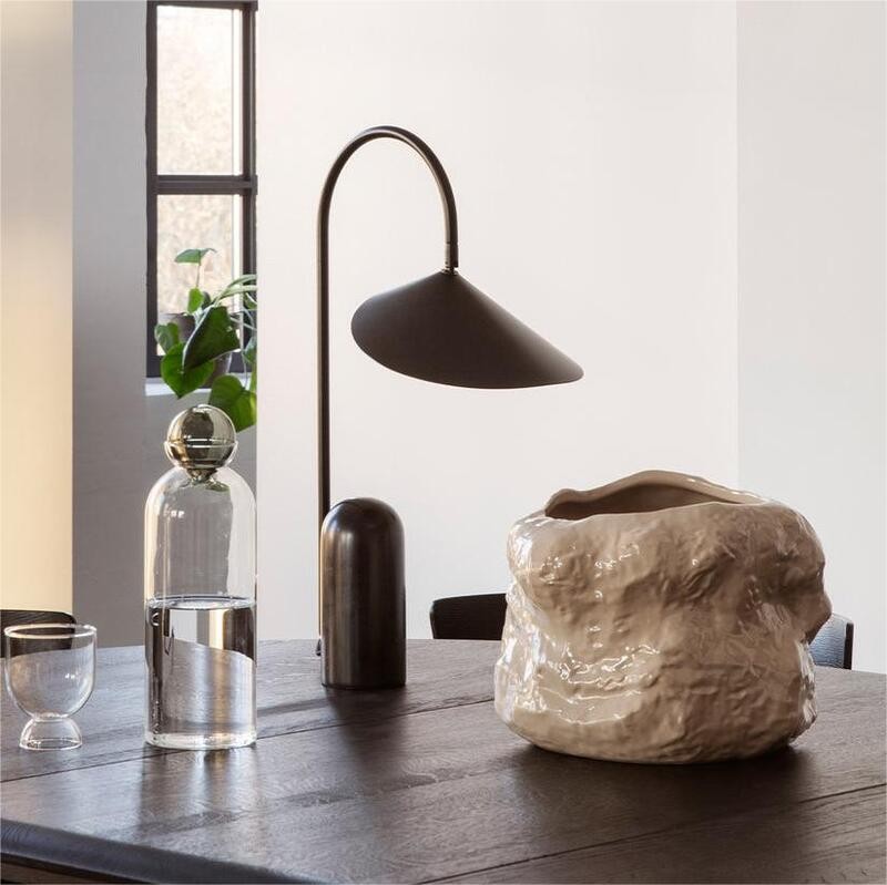 Nulavo Table Lamp - Minimalist Pivoting Lamp for Contemporary Interiors