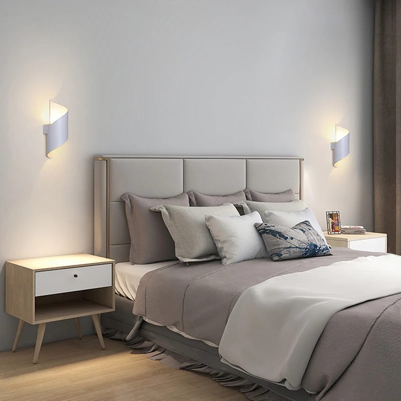 Modern Curl Twisted LED Wall Light M38