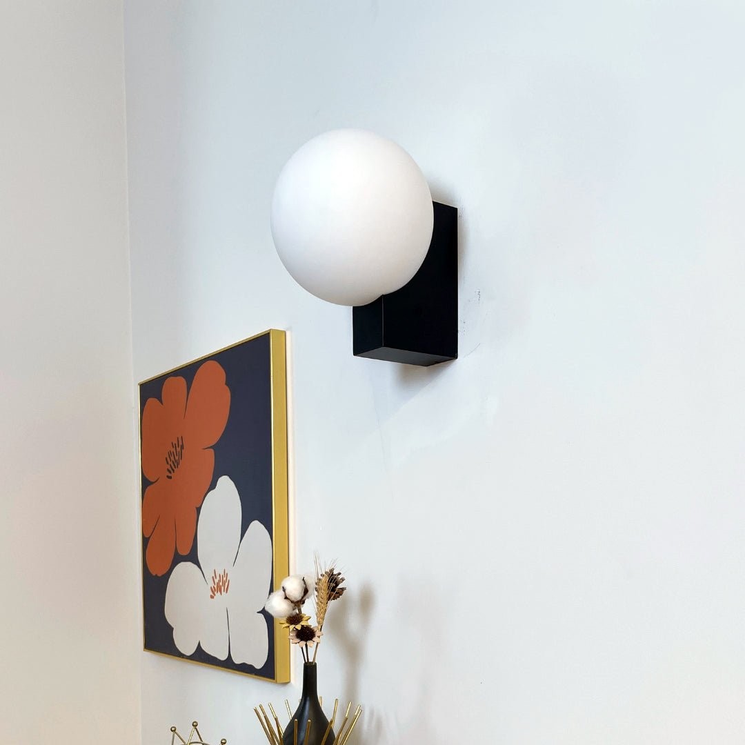 Minimalist Spherical Wall Lamp M444