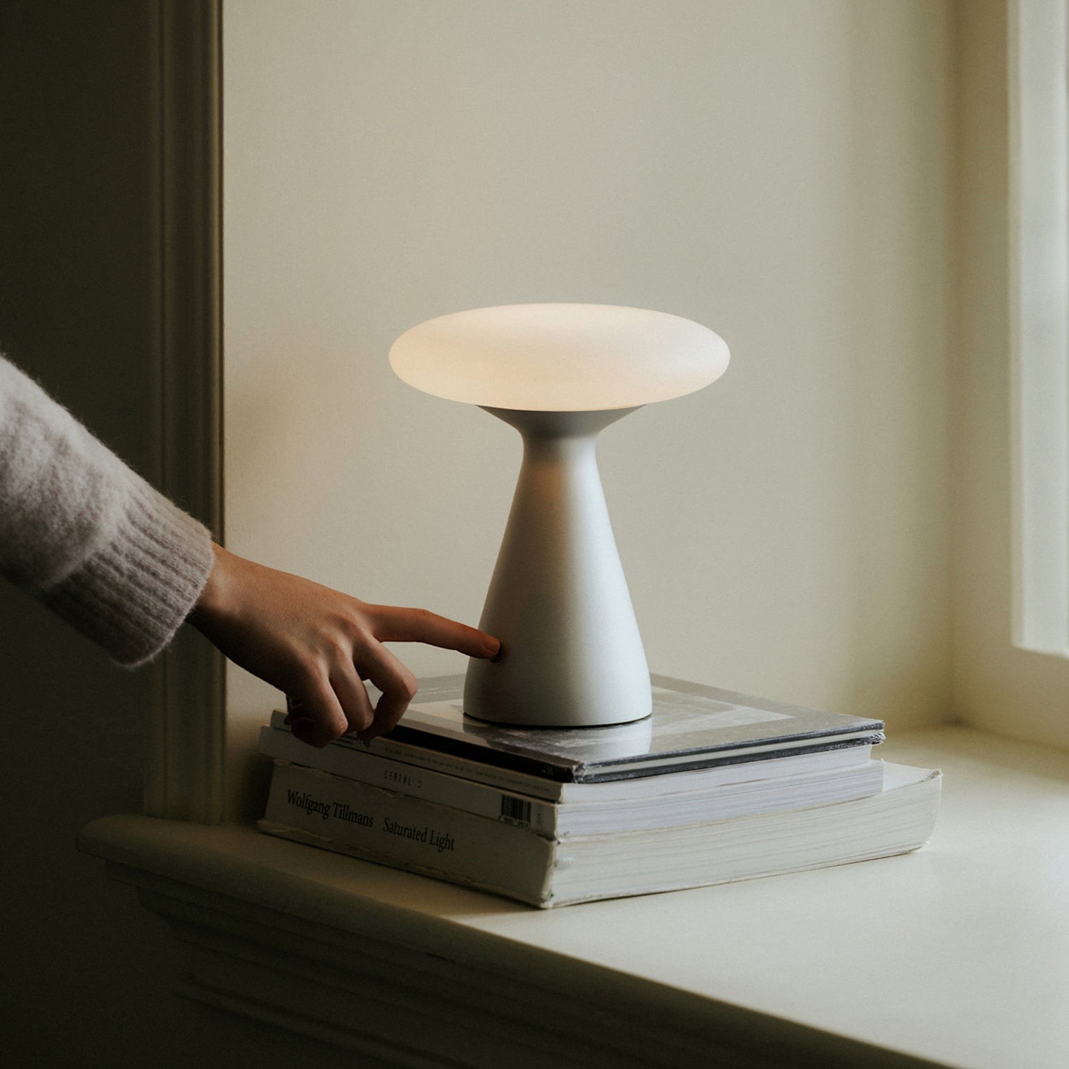 Simple Style Touch Dimming Table Lamp M146