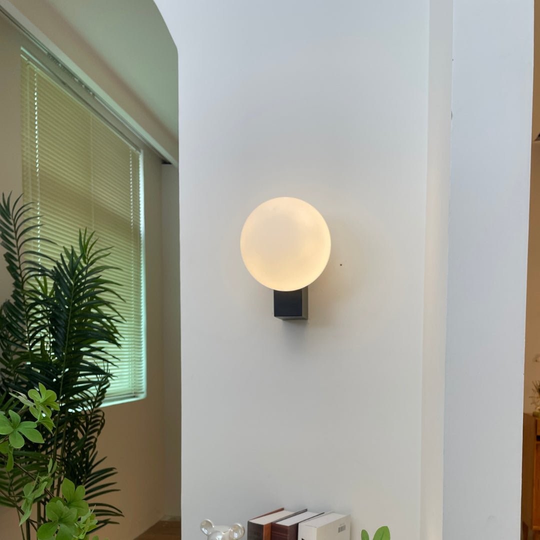 Minimalist Spherical Wall Lamp M444