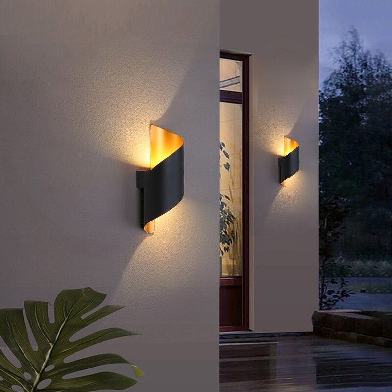 Modern Curl Twisted LED Wall Light M38