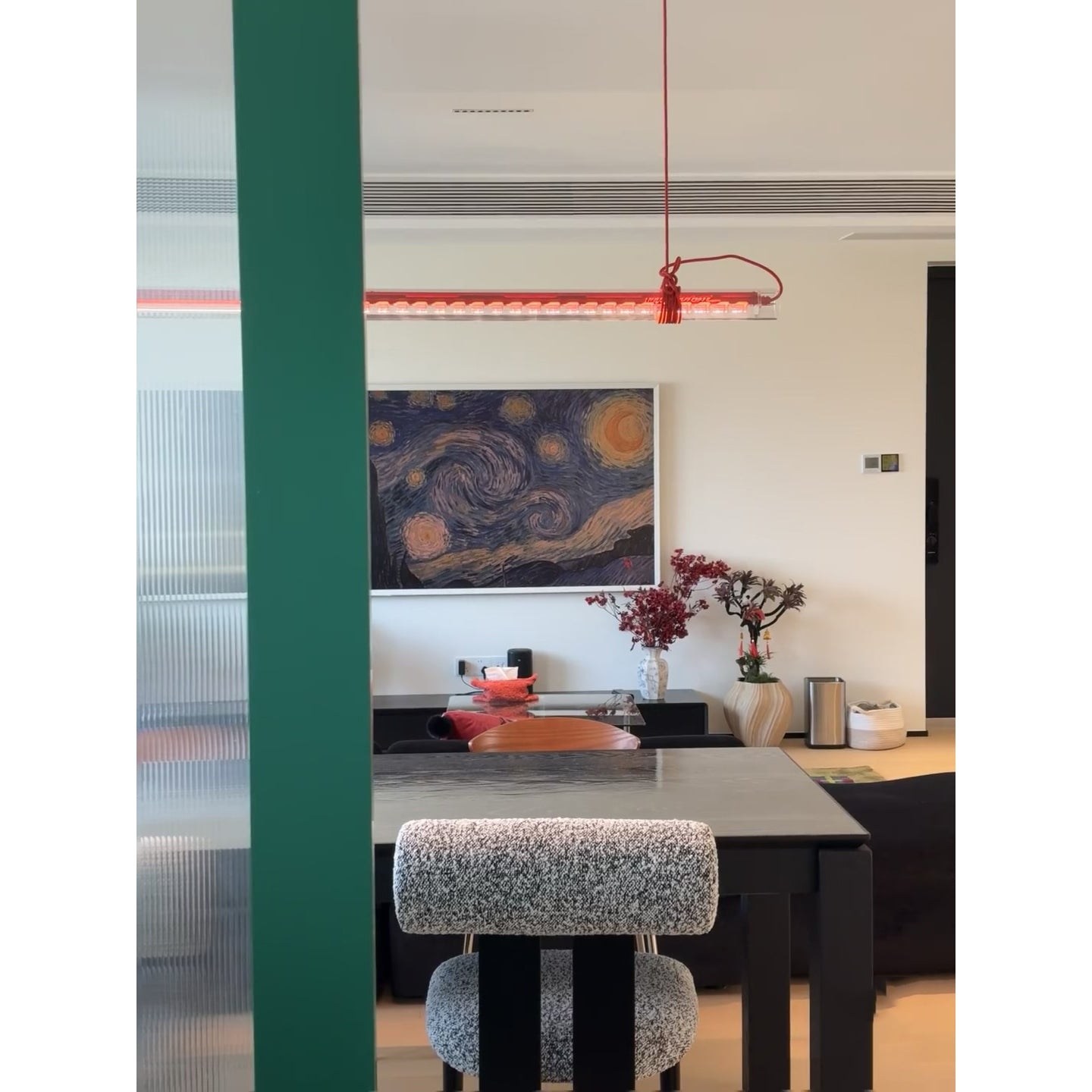 Tubular Linear LED Pendant Lamp T1920
