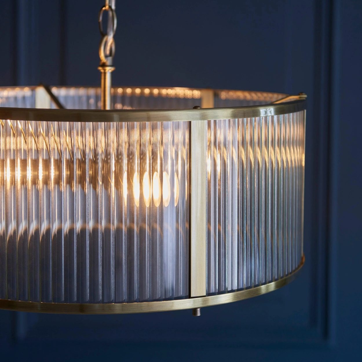 RibGlow Ribbed Glass Pendant Light - Antique Style Pendant Light for Dining Room T848