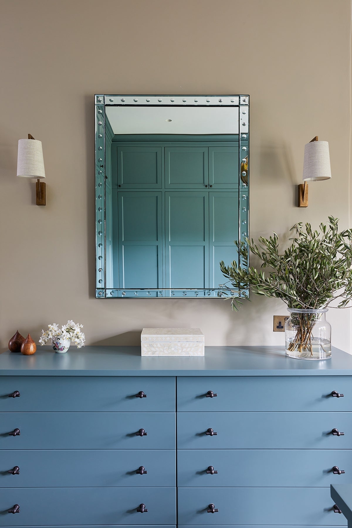 Monty Wall Lamp T1824