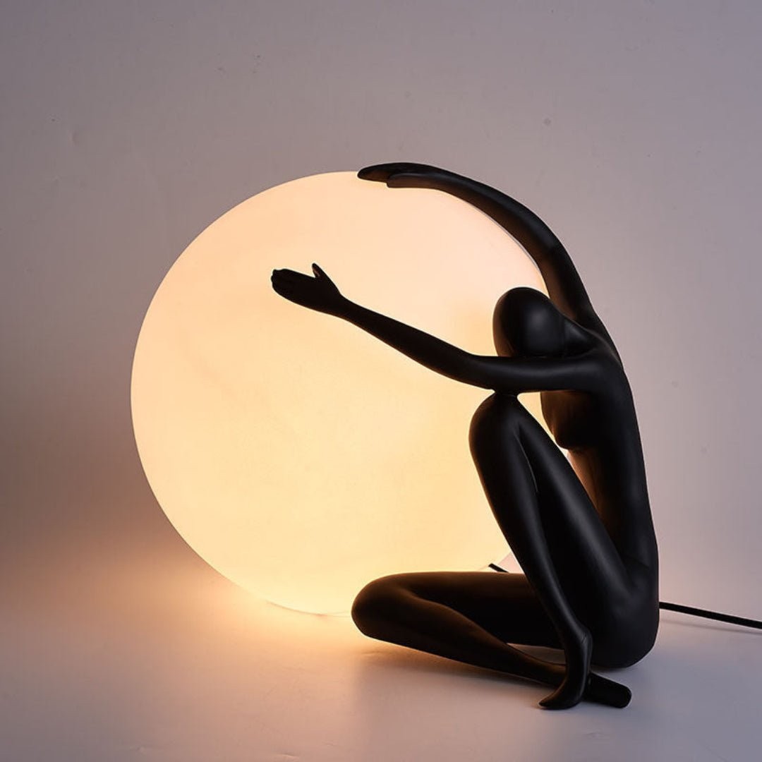 Humanoid Ball Holding Table Lamp M583