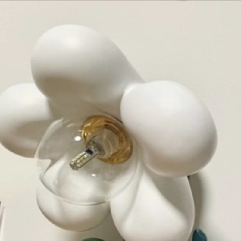 Flowery Table Lamp
