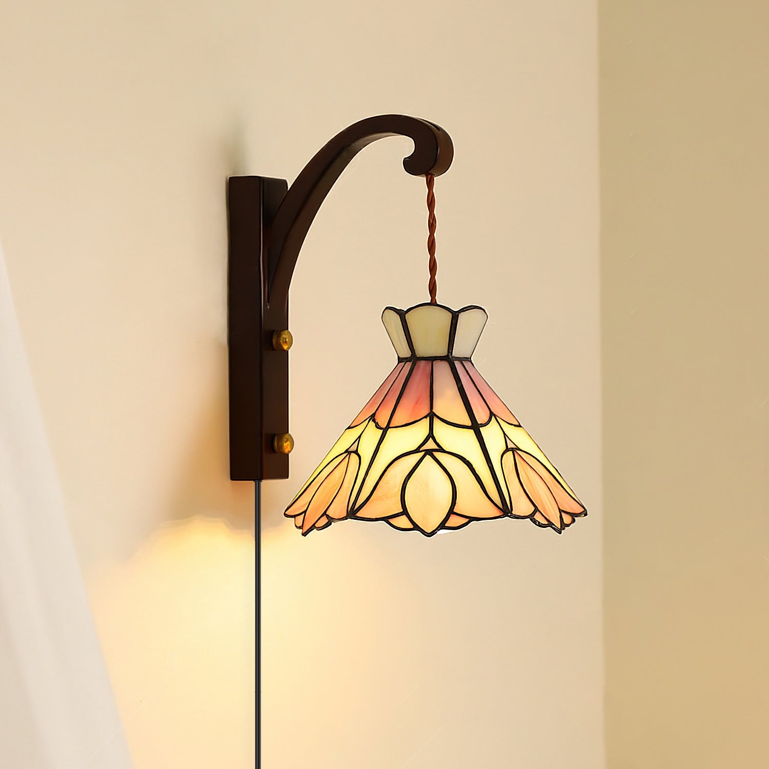 Serena Tiffany Plug In Wall Lamp T1284