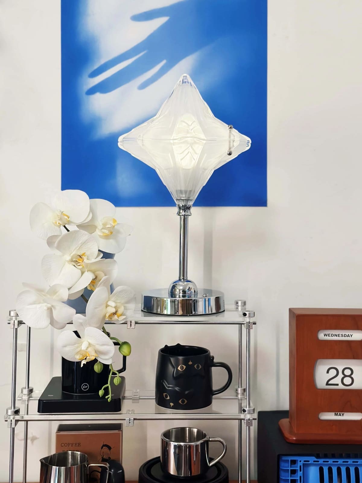 Art Deco Star Table Lamp - Frosted Glass Light for Modern Bedrooms - Astris Lyra T436