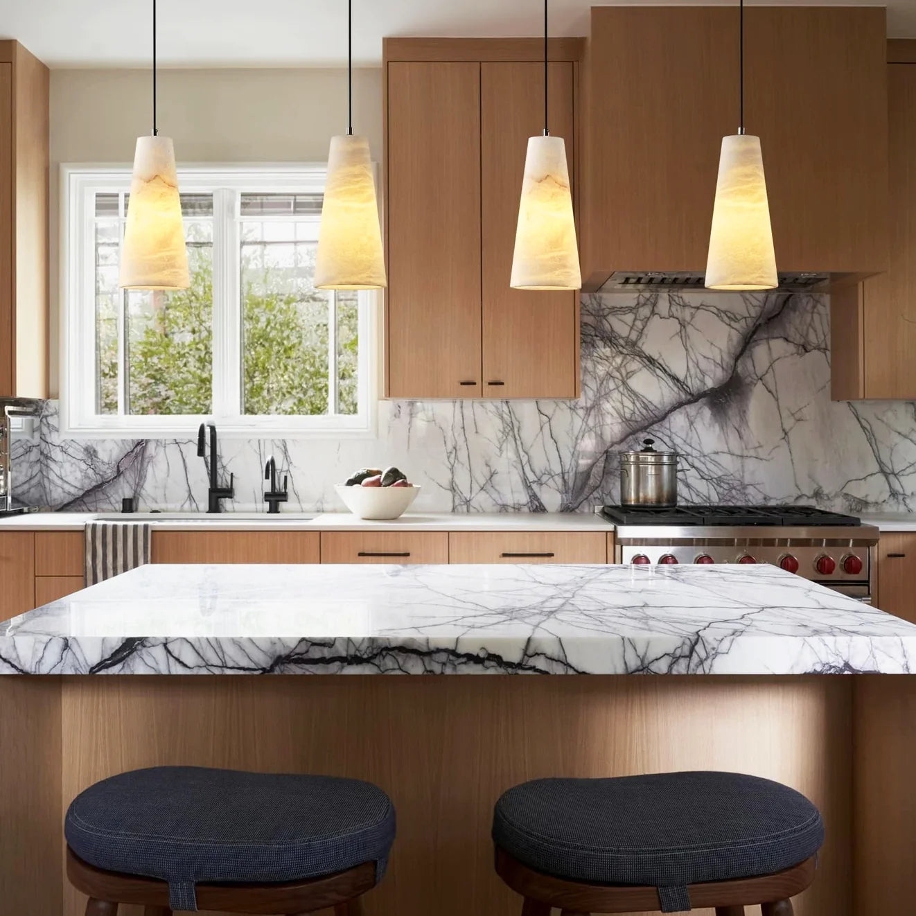 Aurora Pillar Alabaster Pendant Light T2171