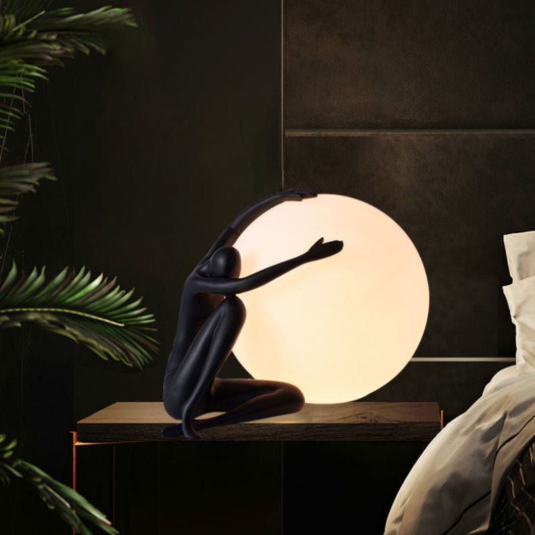 Humanoid Ball Holding Table Lamp M583