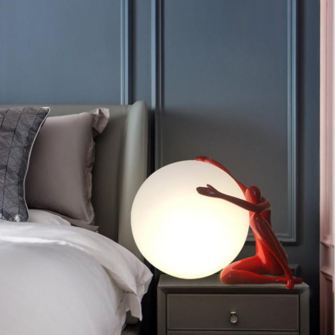 Humanoid Ball Holding Table Lamp M583
