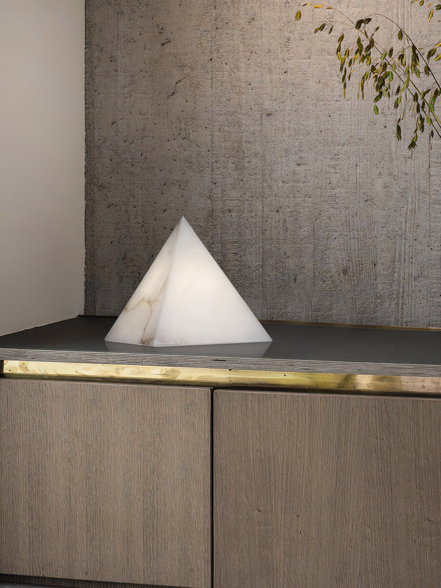 Alabaster Pyramid Table Lamp T1652