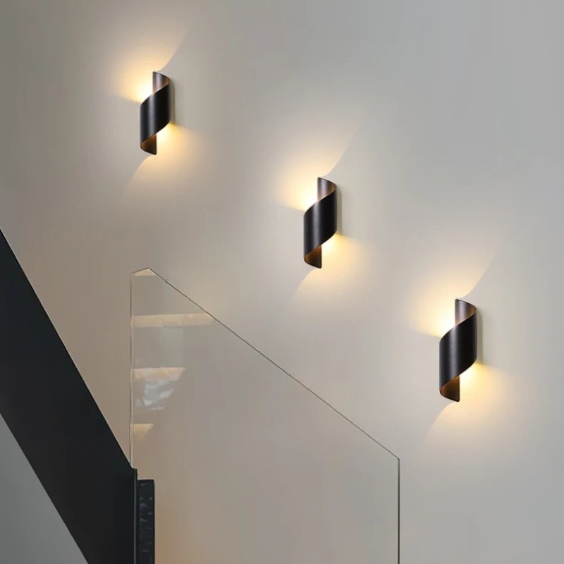 Modern Curl Twisted LED Wall Light M38