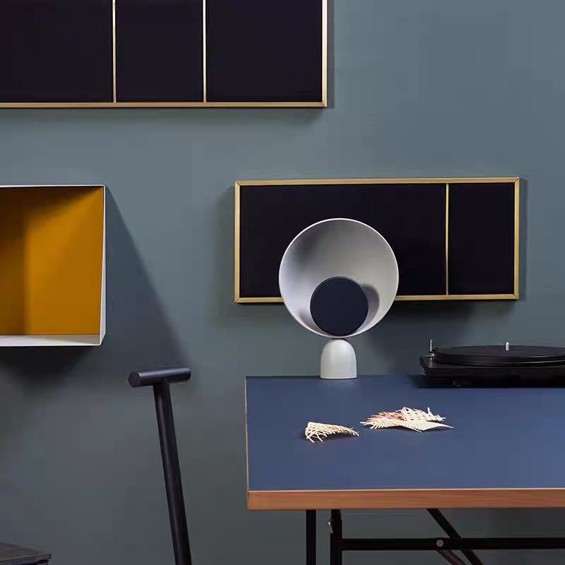 Blooper LED Table Lamp
