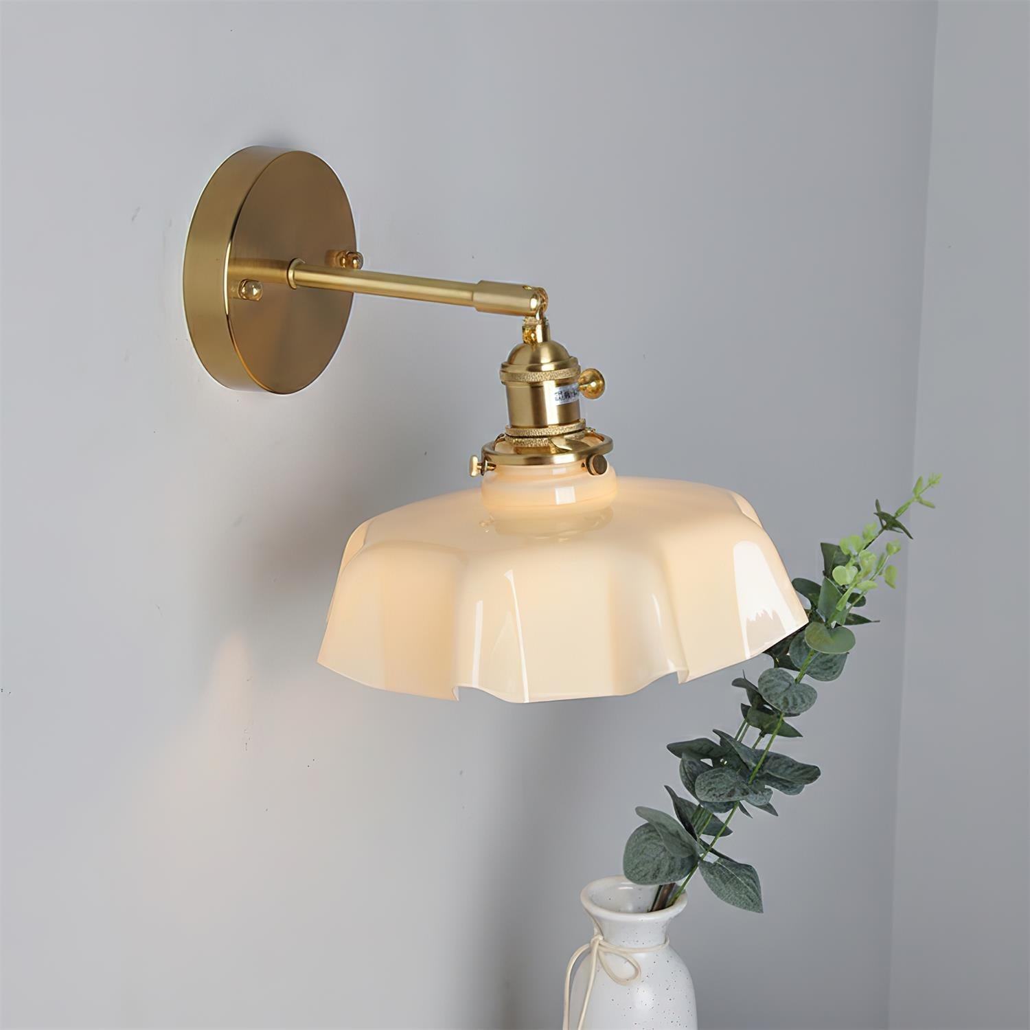 Skirted Ripple Wall Lamp T1470
