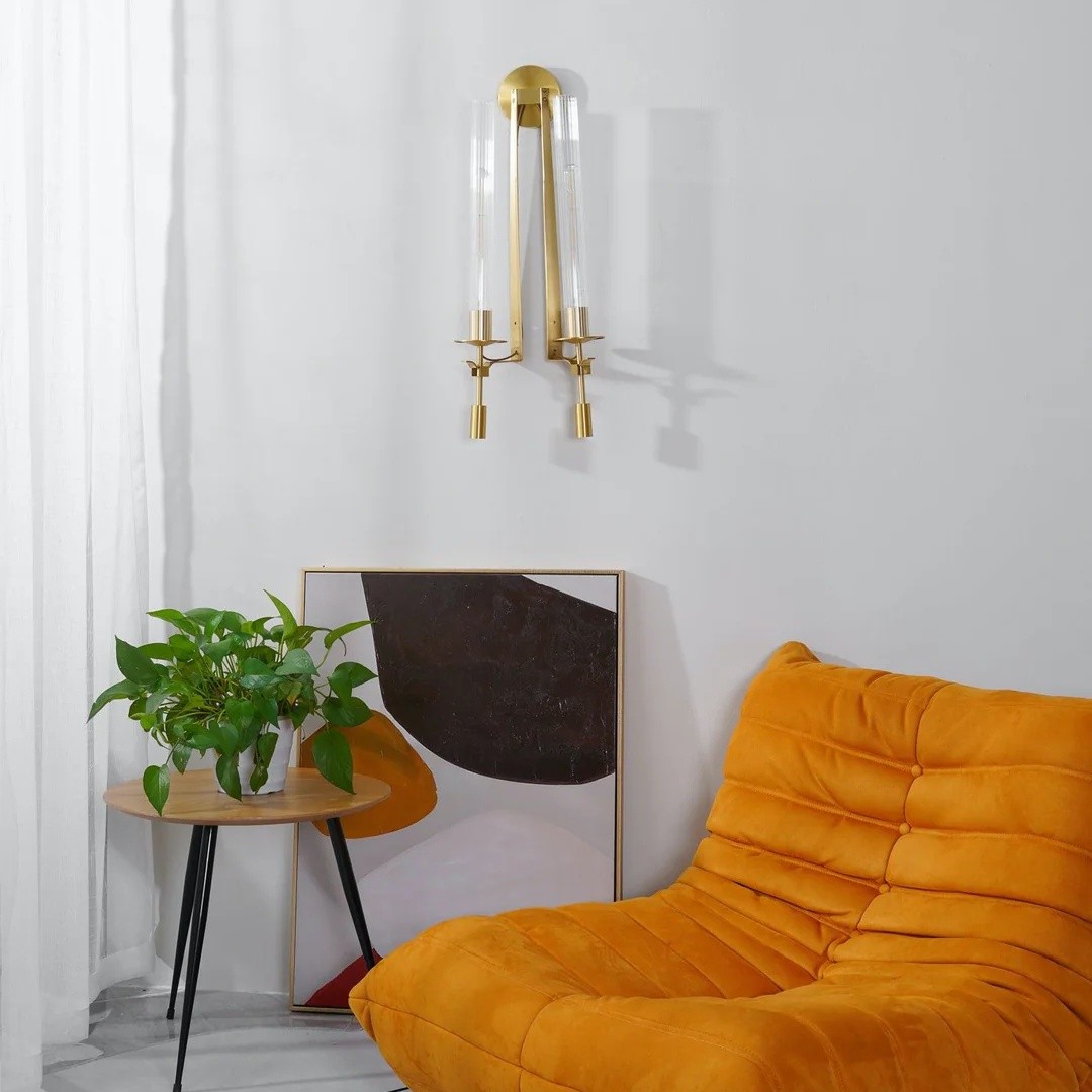 Ribbed Glass Wall Lamp with Slim Metal Base – Classic Meets Modern S229