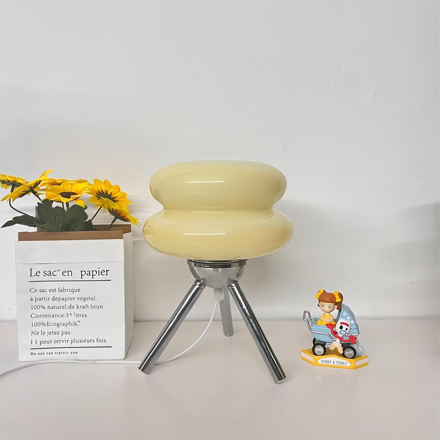 Lollipop Bauhaus Tripod Glass Table Lamp S26