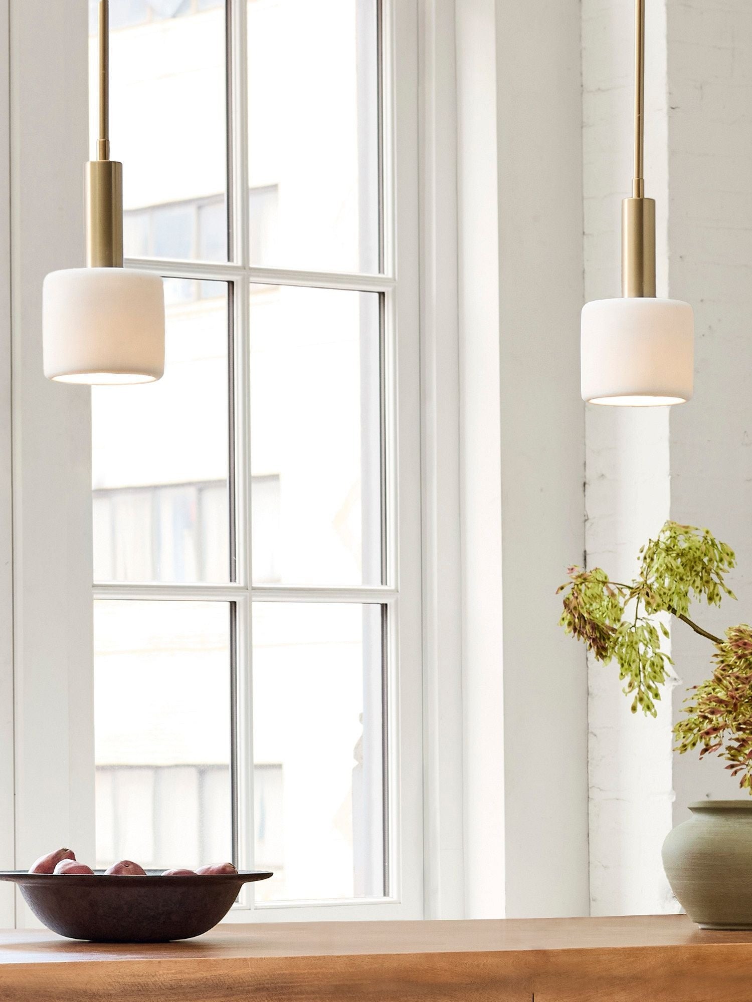 Modern Style Minimalist Porcelain Pendant Light G88