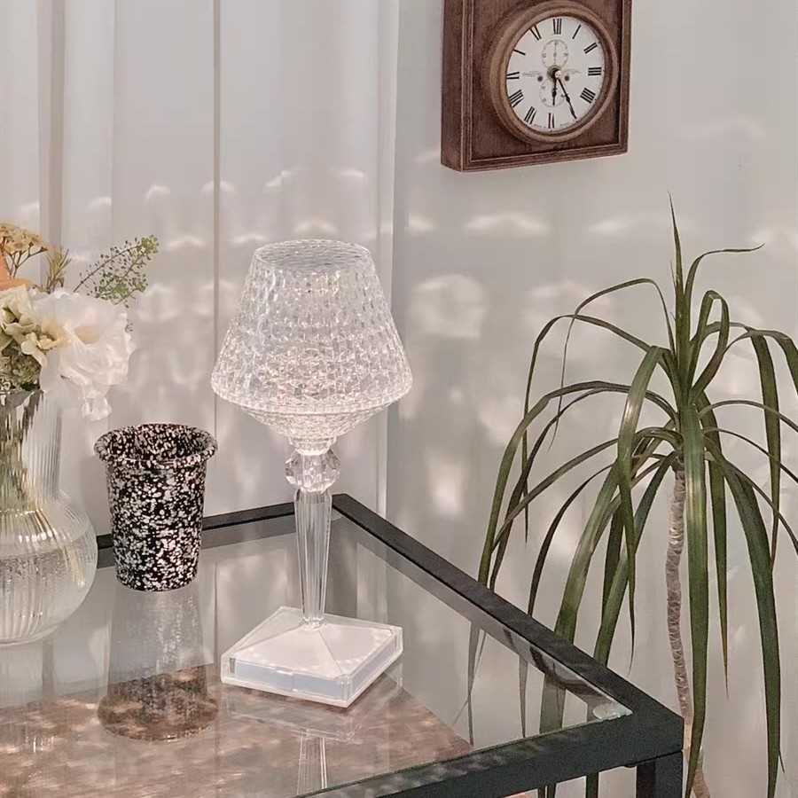 Goblet LED Table Lamp
