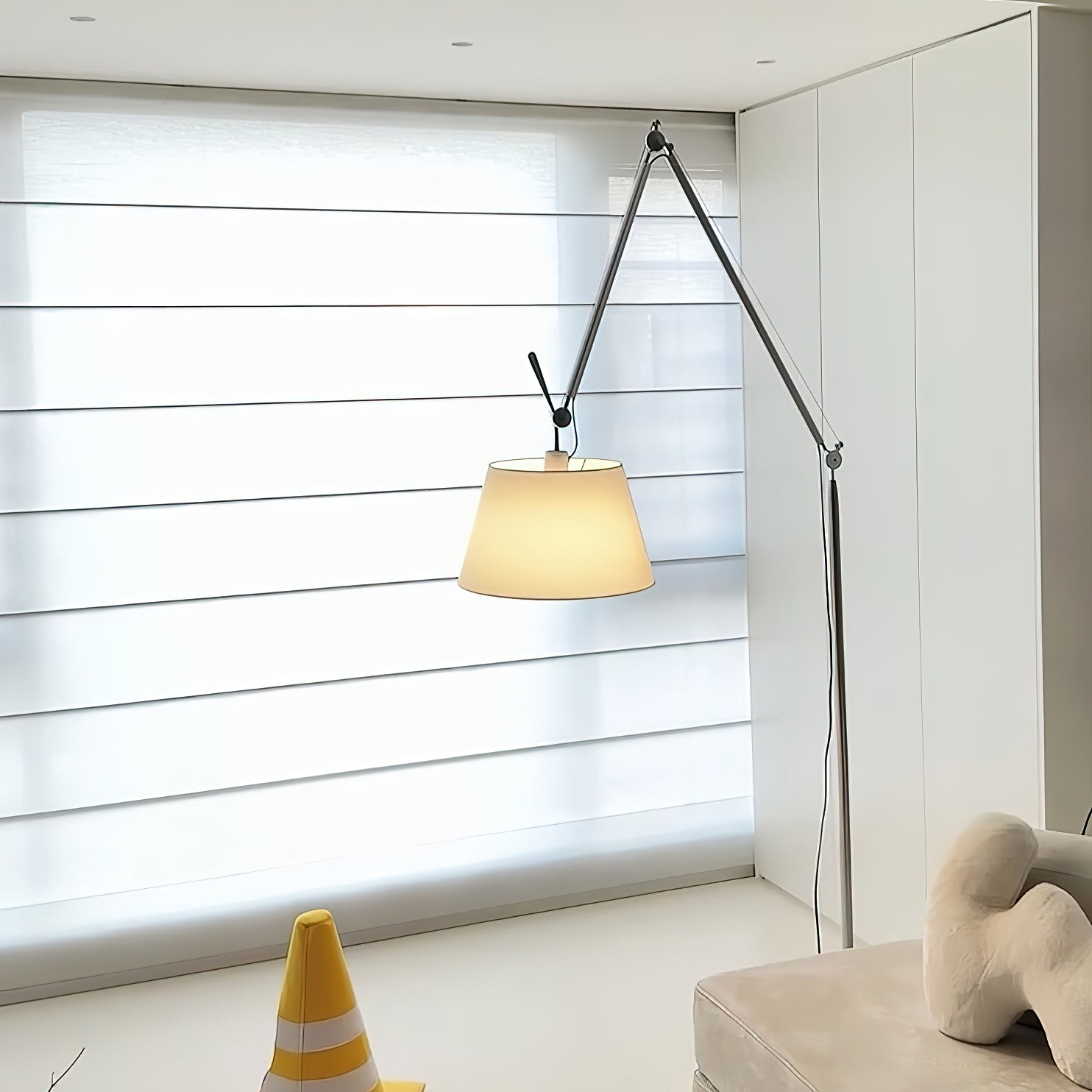 Velthea Floor Lamp T1937