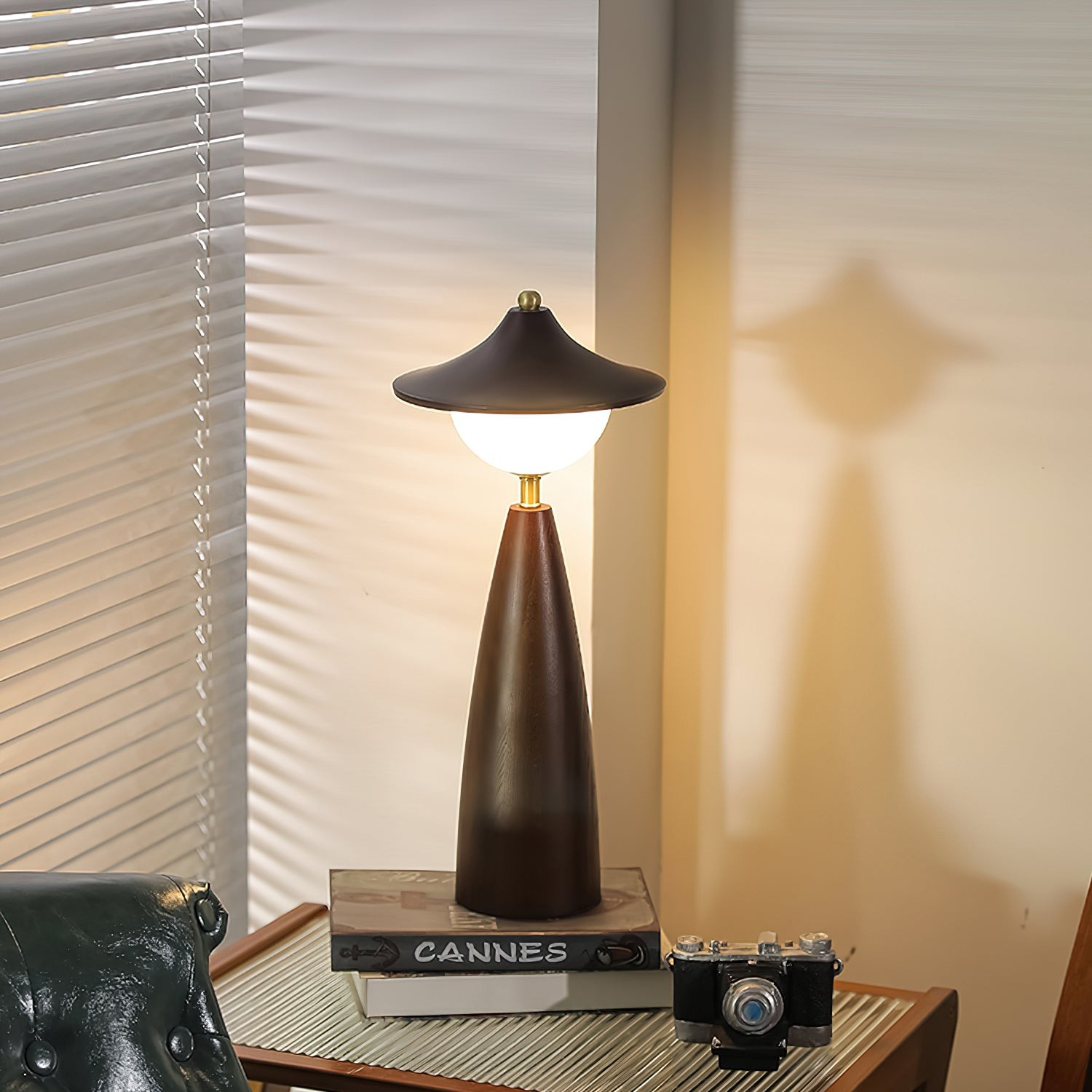 French Retro LED Bedside Table Lamp for Bedroom M225