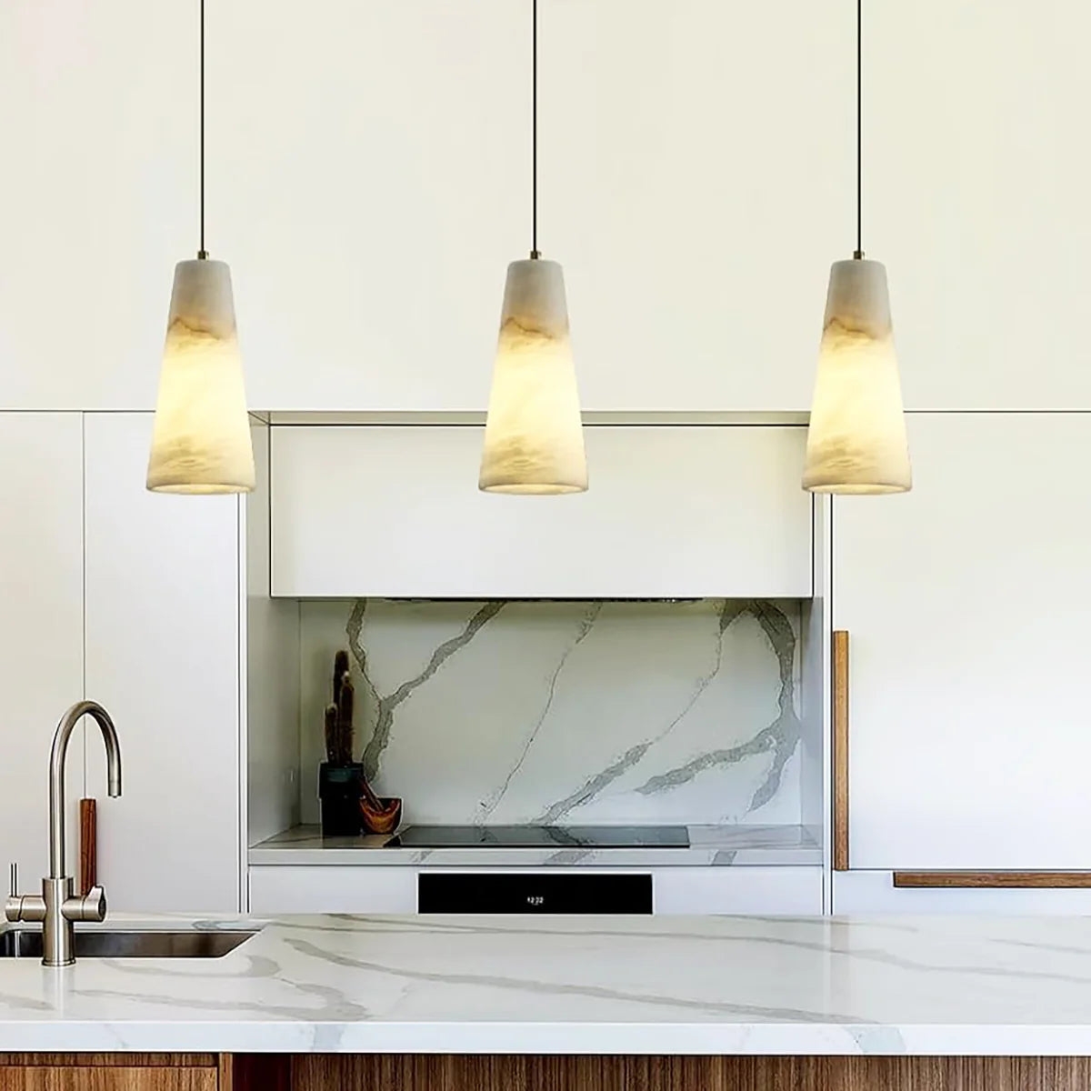 Aurora Pillar Alabaster Pendant Light T2171