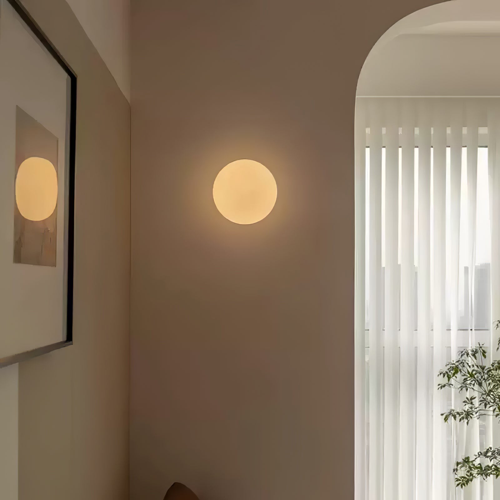 Minimalist Bauhaus Orb Style Wall Lamp M550