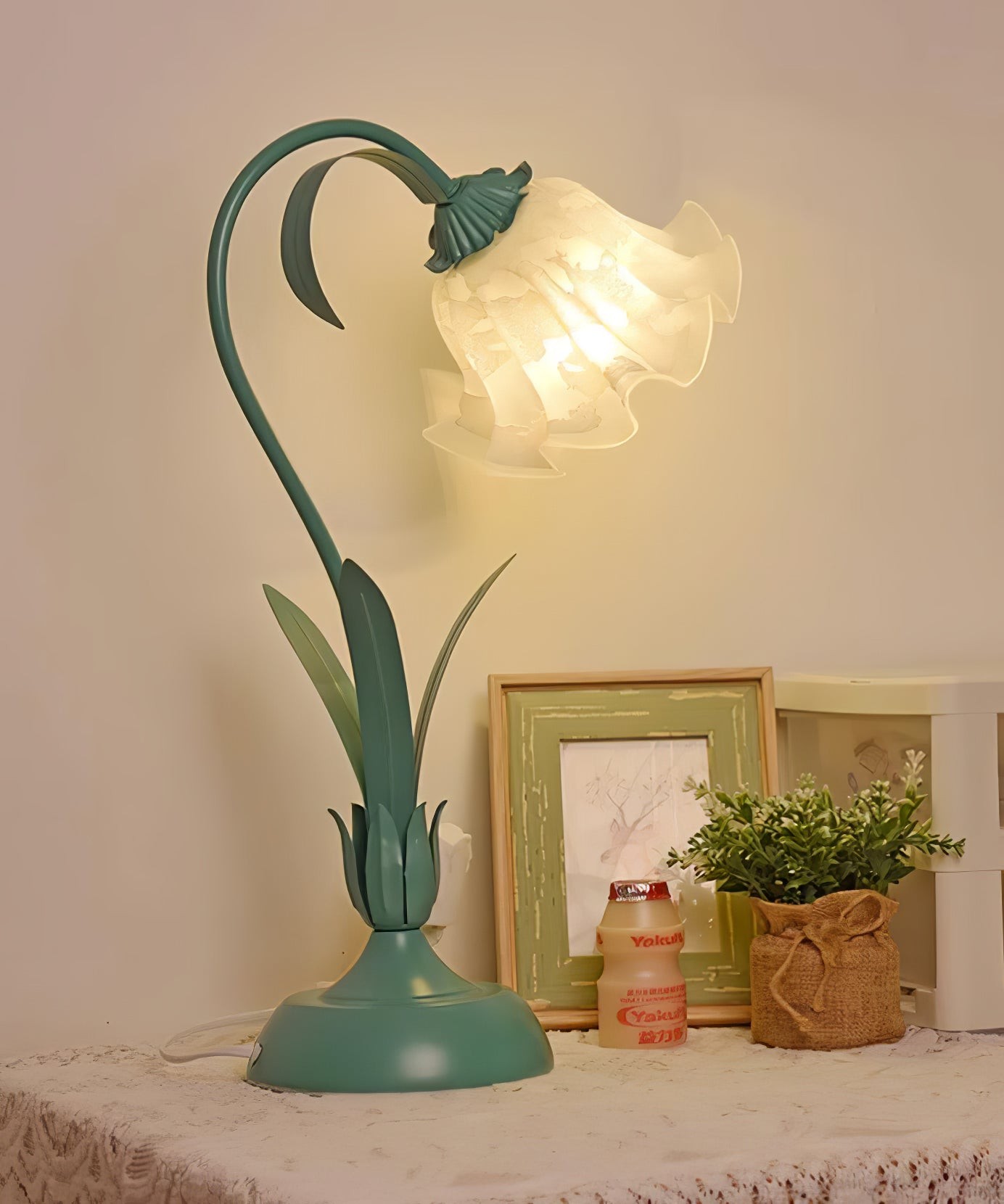 Vintage Adjustable Flower Table Lamp