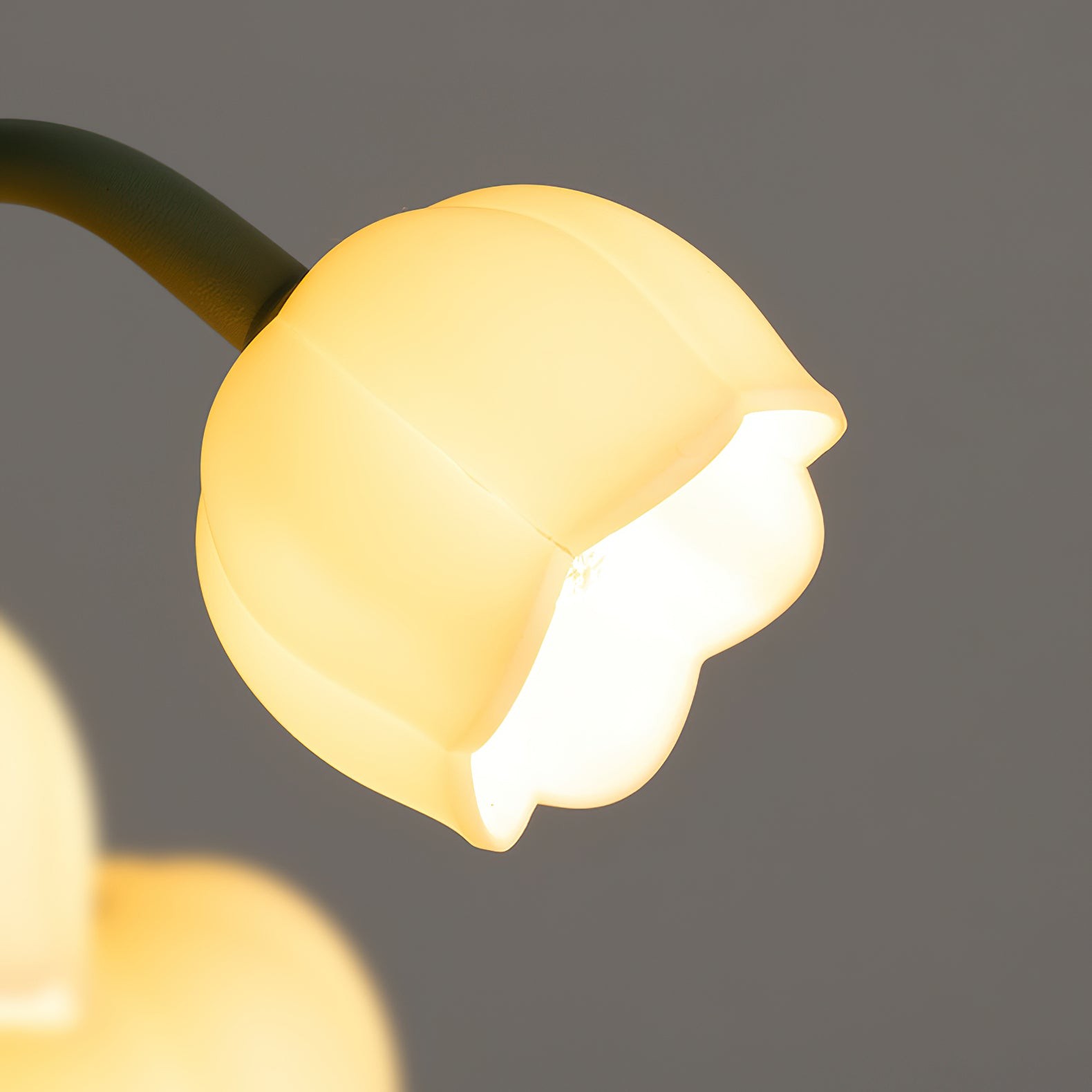 Lily Of The Valley Table Lamp P062