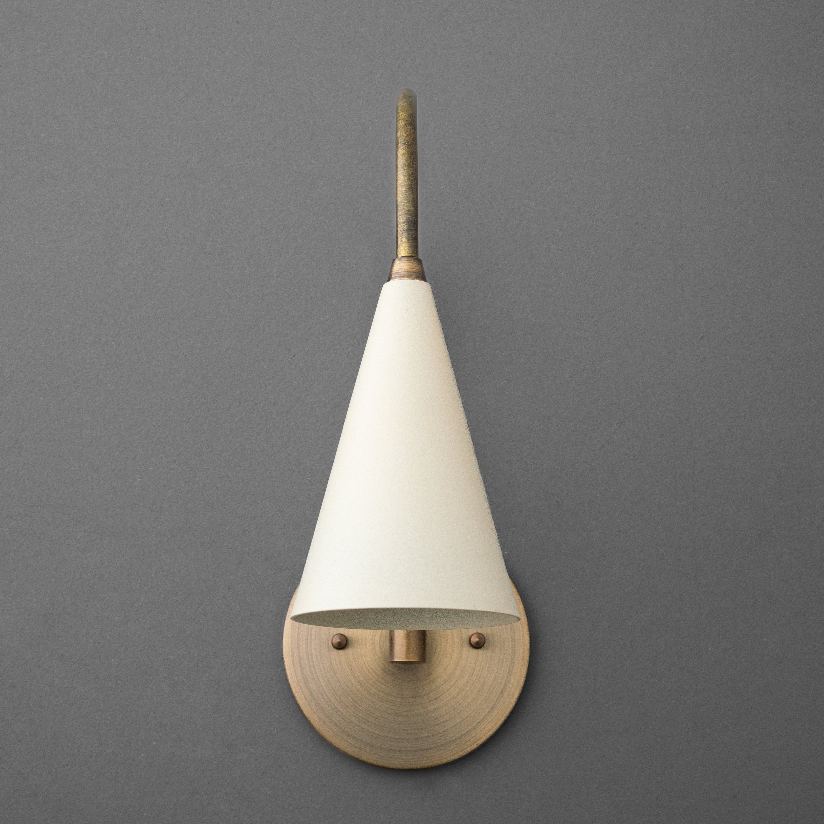 Curva Elegant Arc Cone Wall Sconce - Contemporary Reading Nook Wall Lighting T394