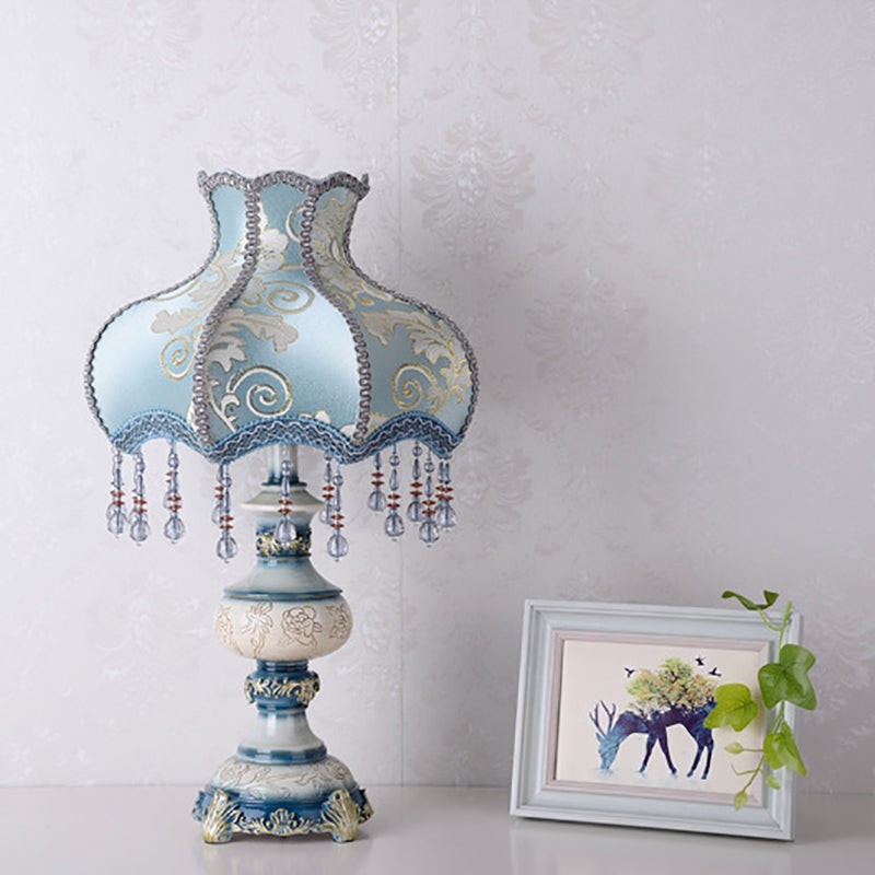 Carved Vase Base Floral Lampshade Table Lamp M501