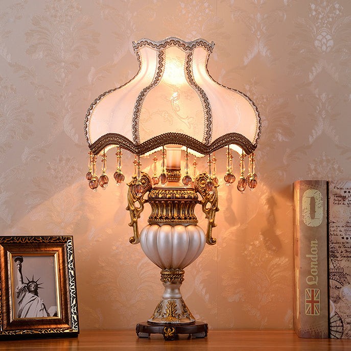 Retro Vase Fabric Table Lamp M495