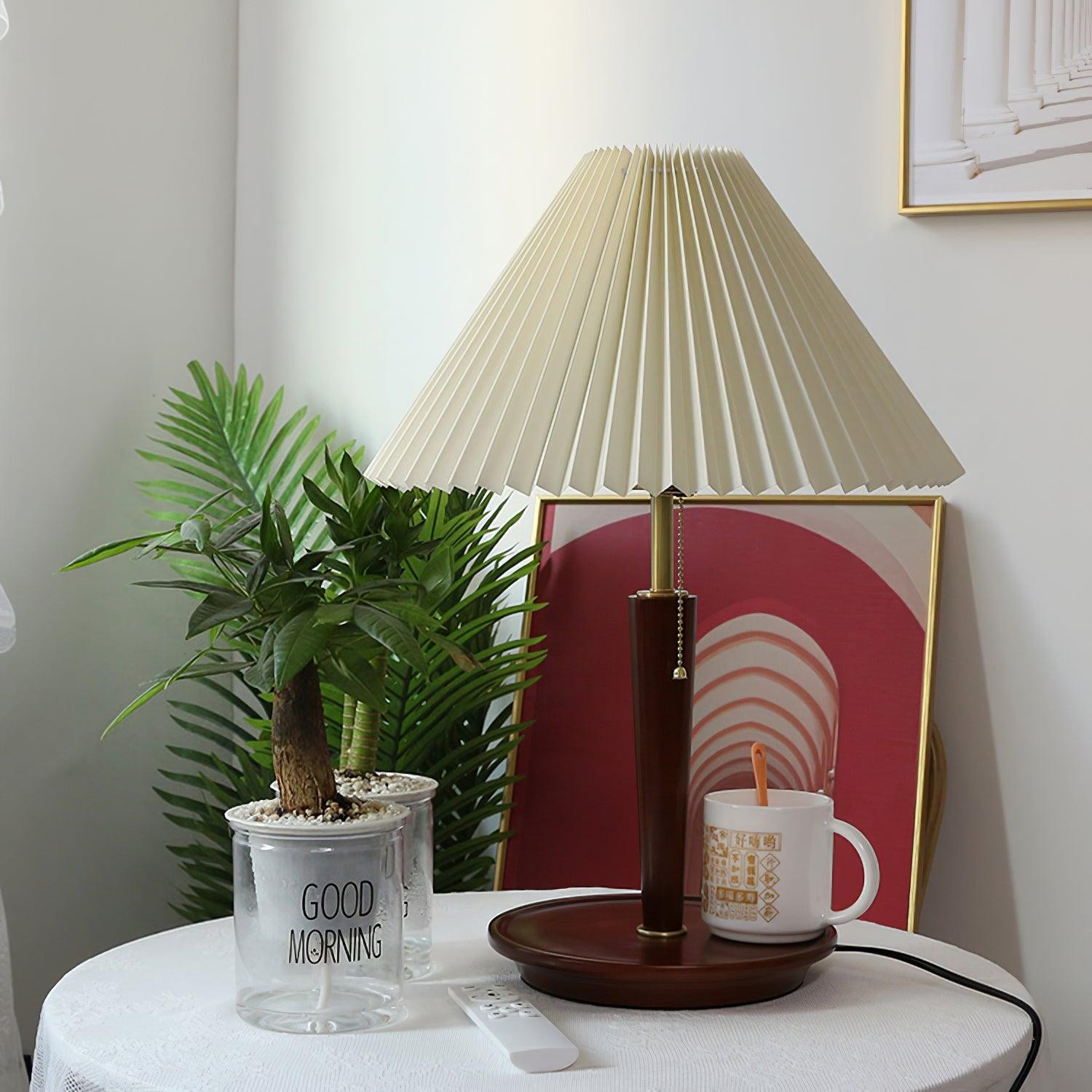 Nordic Retro Pleated Fabric Wooden Table Lamp For Bedroom M375