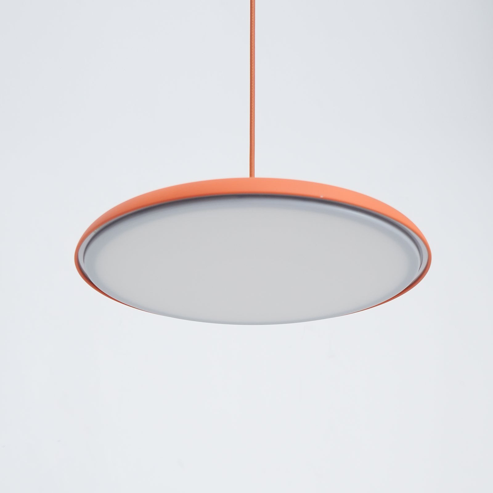 Modern Metal Saucer Pendant Light – Slim Design with LED Lighting M45