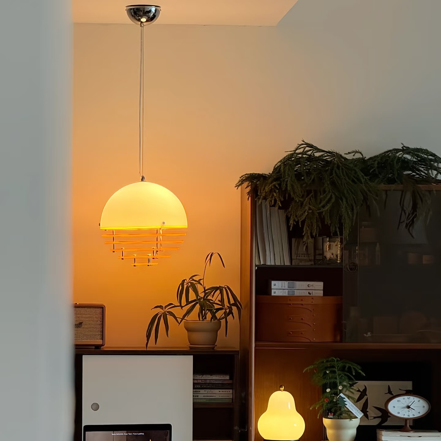 Bauhaus Sunset Pendant Lamp - Warm Ambient Lighting for Living Room S213