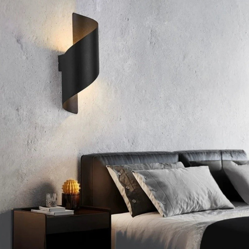 Modern Curl Twisted LED Wall Light M38