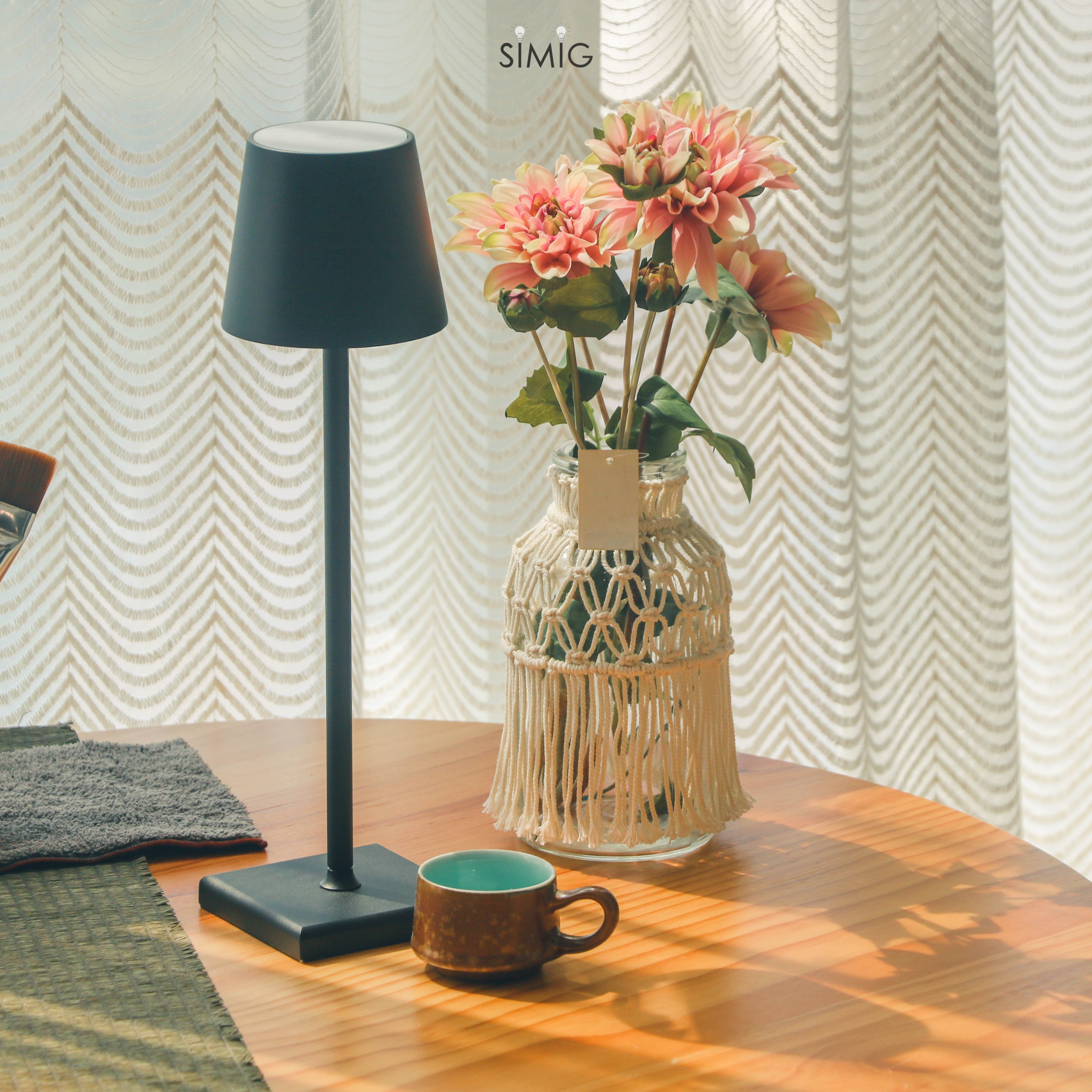 Cordless Rechargeable LED Table Lamp S18