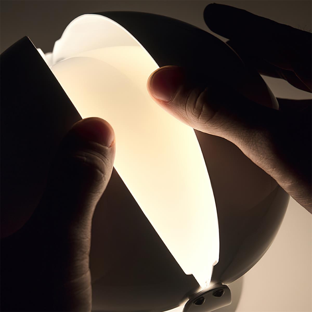 Modern Creative Metal Spherical Table Lamp for Kids Room M241