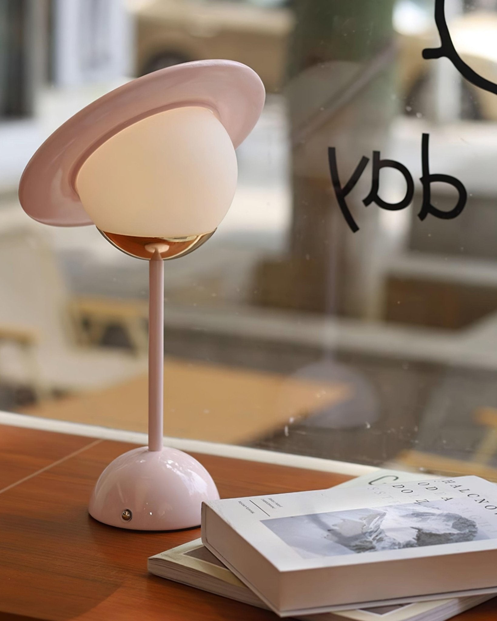 Creative Saturn Planet Table Lamp for Bedroom M414
