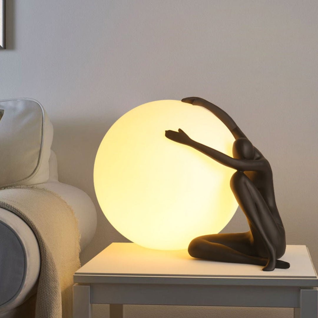 Humanoid Ball Holding Table Lamp M583