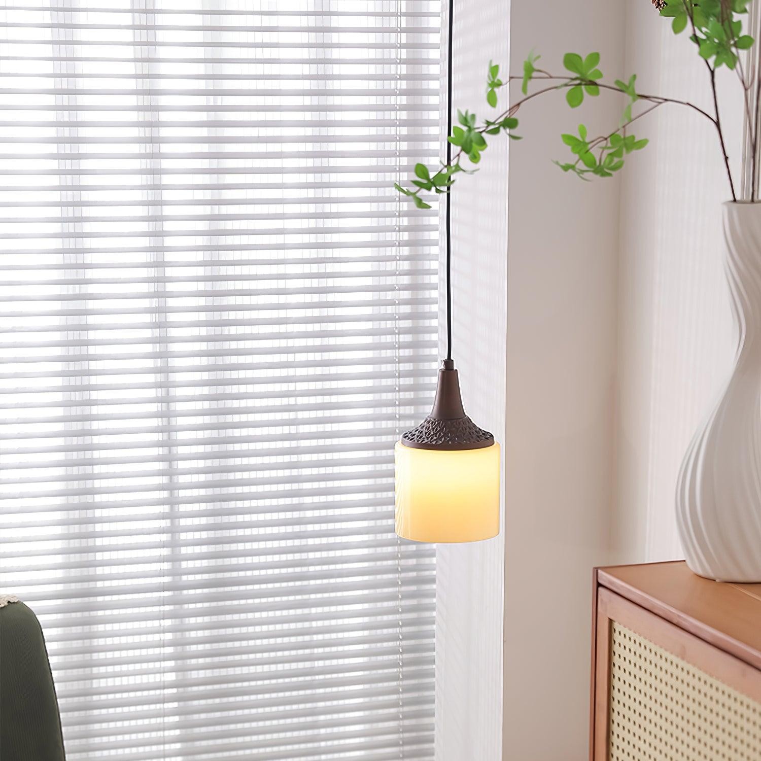 Modern Simple Cream Smooth Small Pendant Lamp M163