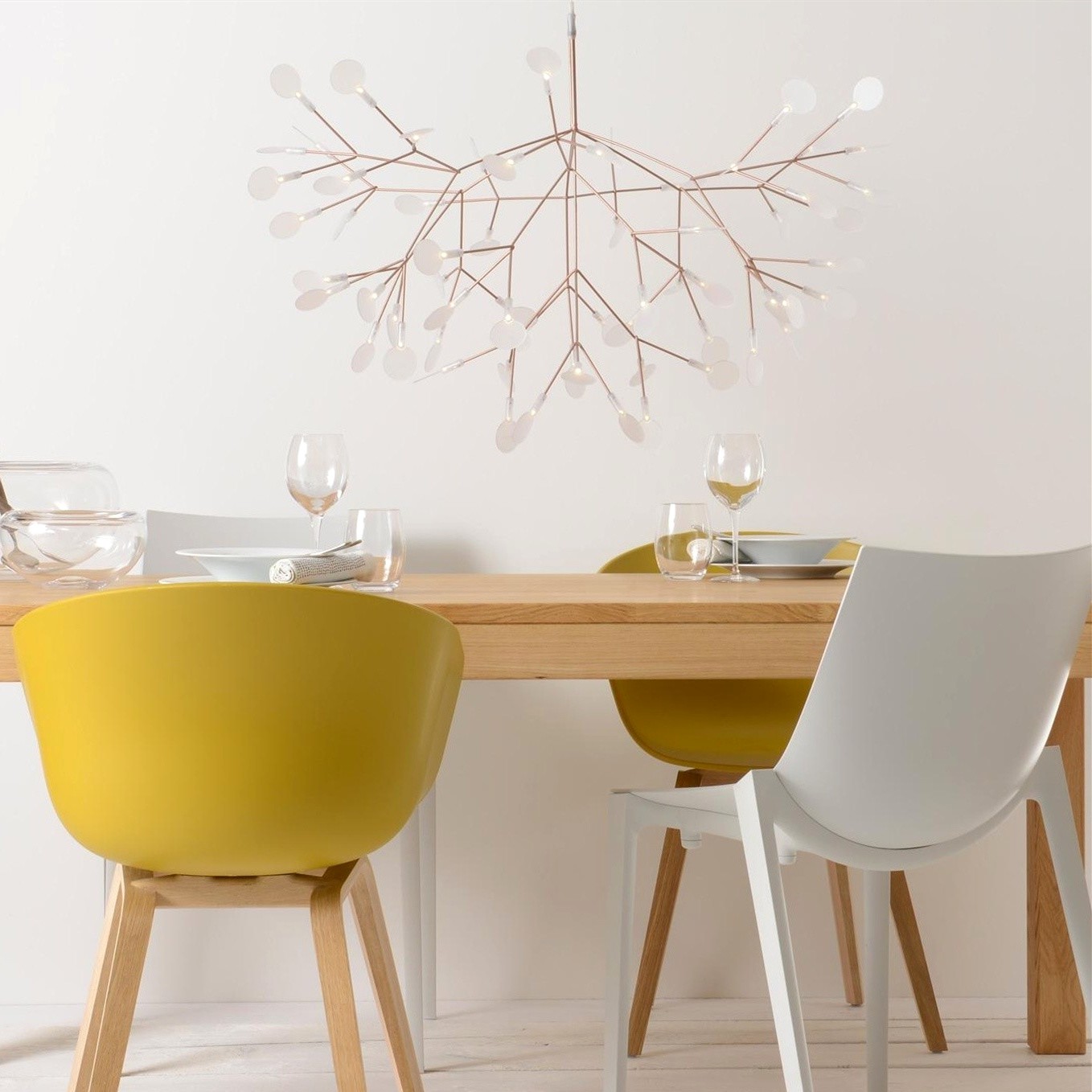 Floresta Chandelier – Artistic LED Chandelier for Residential Spaces